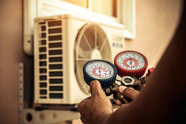 Professional Ductwork Repair technician working in Hume, VA